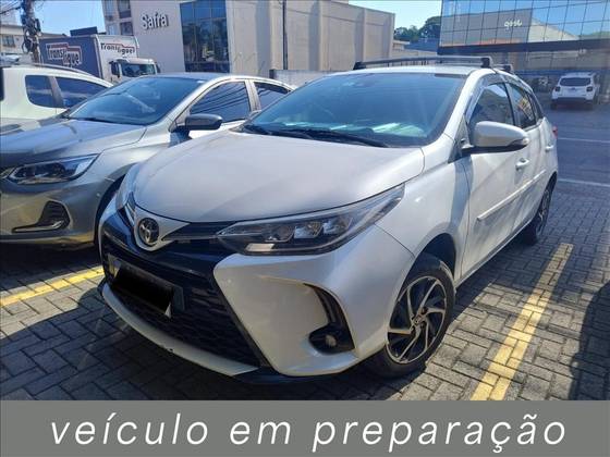 TOYOTA YARIS 1.3 16V FLEX XL LIVE MULTIDRIVE TOYOTA YARIS 1.3 16V FLEX XL LIVE MULTIDRIVE